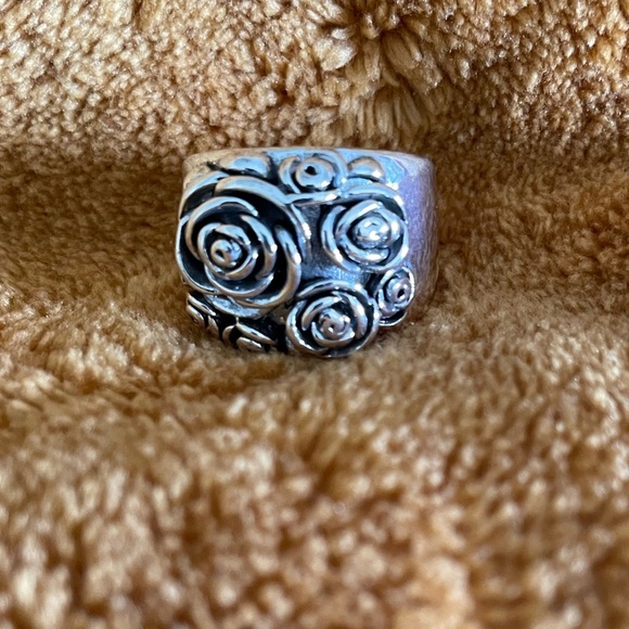 Jewelry - Flower Ring